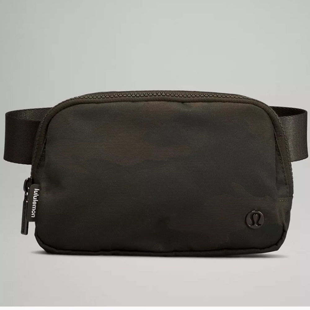 NWT Heritage Camo Everywhere Belt Bag